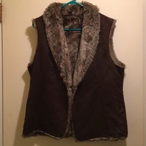 Women’s XL faux fur lined brown suede vest